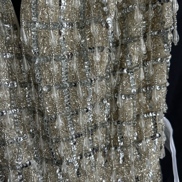 Mac Duggal 5394 NWOT Geometric Embellished Crystal Drop V-Neck Gown - Picture 6 of 10